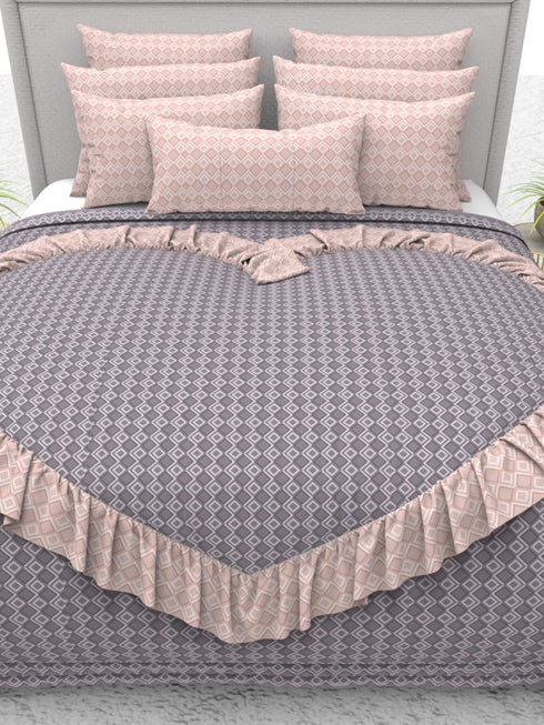 The White Moss Valentine Heart Winter comforter with 2 pillow covers